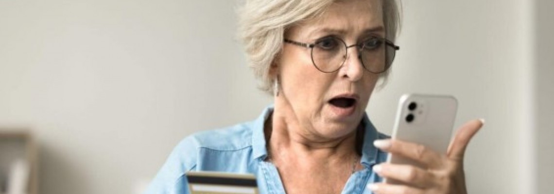 Γιατί είναι επικίνδυνο να ψωνίζεις με κάρτα από ξένα σάιτ: Τι Πρέπει να Προσέξεις