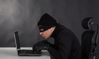 Οργιάζουν οι hackers που κλεβουν χρήματα από λογαριασμούς:  Πως μπορείτε να τους αποφύγετε