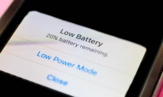 Γιατί όλοι οι iPhoneάκηδες κουβαλάνε power bank;