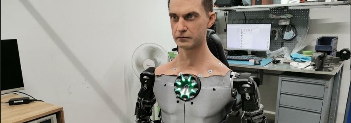 Ρωσία: Δημιούργησαν ανατριχιαστικό ρομπότ που προσέχει μέχρι και το παιδί σου!